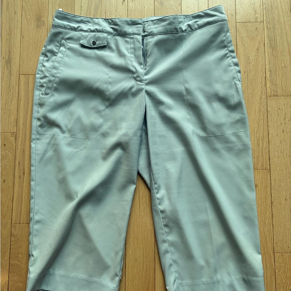Izod Light Gray Women's Capris